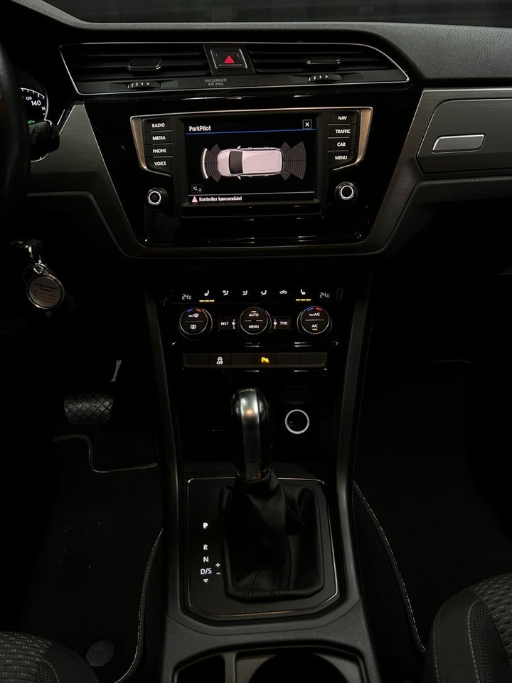 VW Touran 1,6 TDi 115 Comfortline DSG 7prs 5d