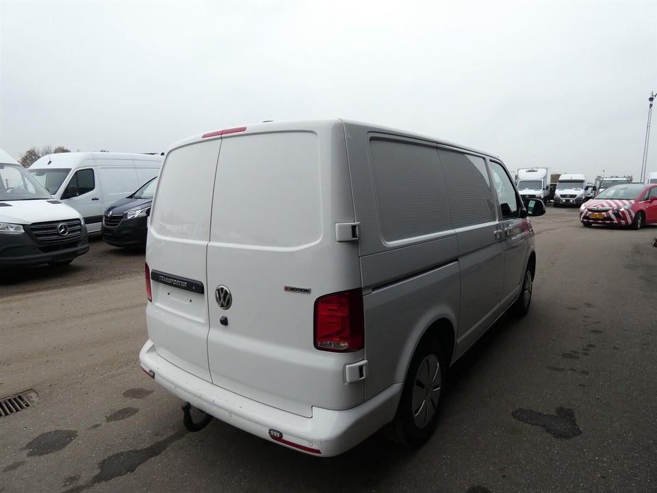 VW Transporter 2,0 TDi 150 Kassevogn DSG 4Motion kort