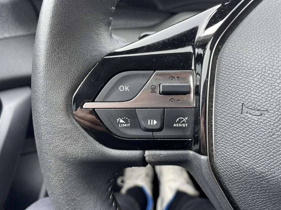 Peugeot 308 1,6 Hybrid First Selection SW EAT8 5d