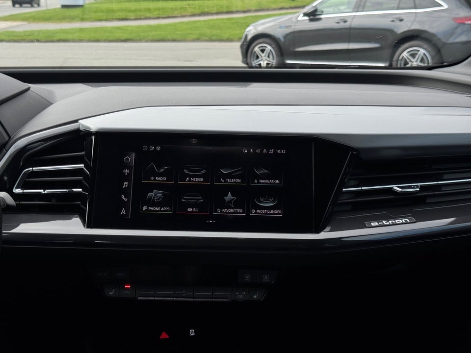 Audi Q4 e-tron 40 S-line 5d