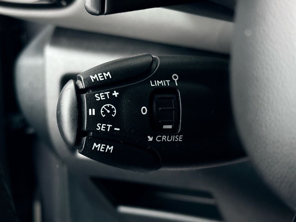 Citroën C5 Aircross 1,6 Hybrid Feel EAT8 5d