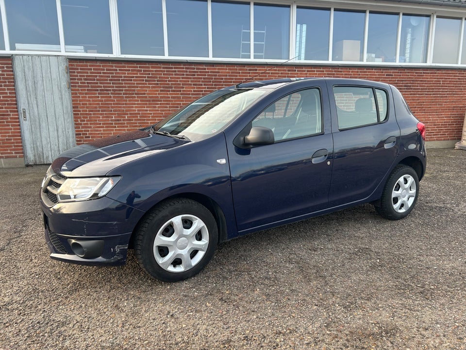 Dacia Sandero 1,2 16V Base 5d