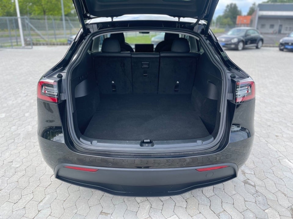 Tesla Model Y RWD 5d