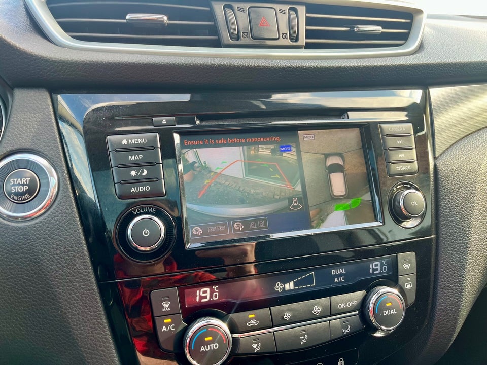 Nissan Qashqai 1,3 Dig-T 160 Tekna 5d