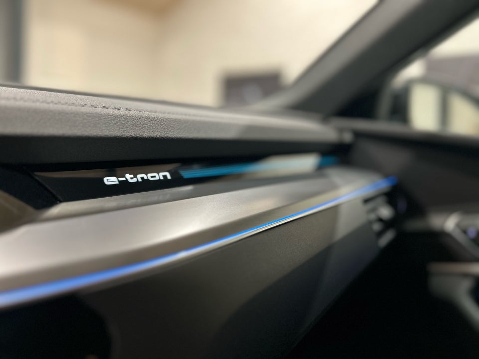 Audi e-tron S quattro 5d