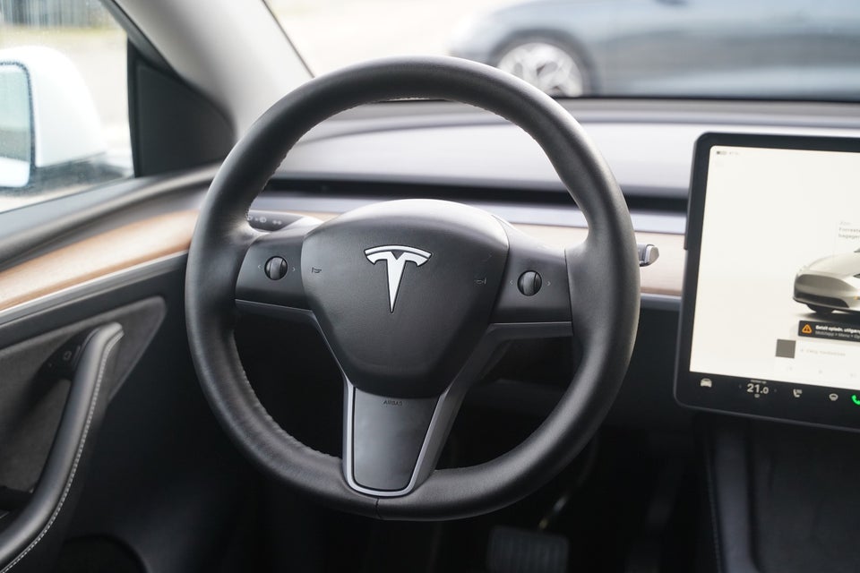 Tesla Model Y Long Range AWD 5d