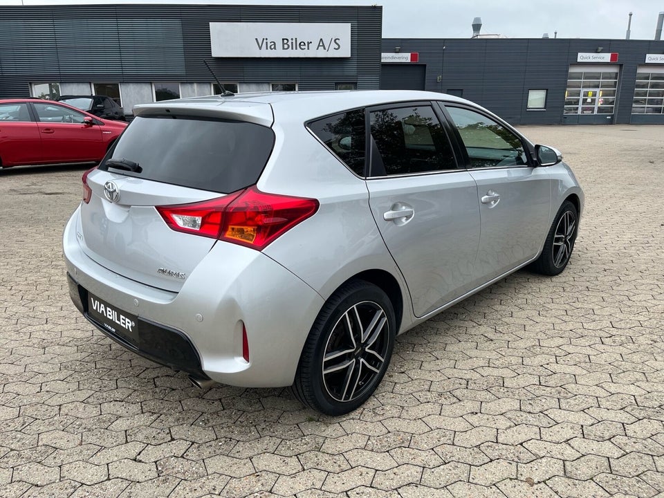 Toyota Auris 1,6 T2 Premium Comfort 5d
