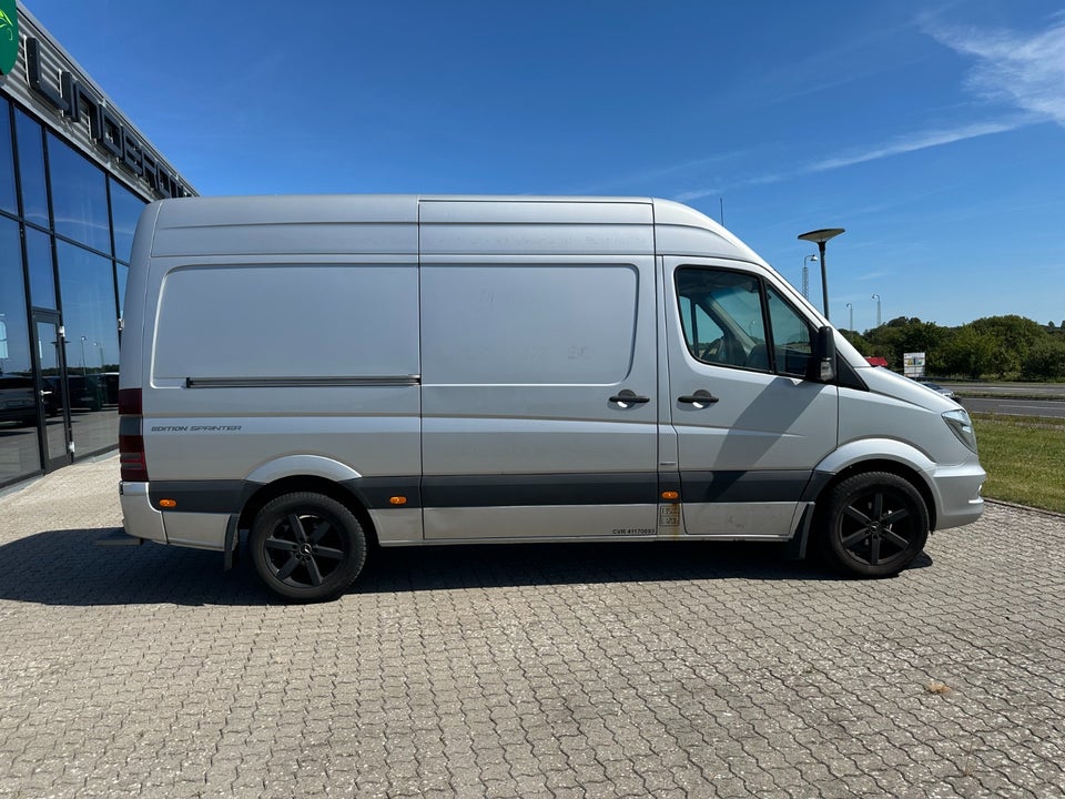 Mercedes Sprinter 319 3,0 CDi R2 Kassevogn aut. 5d