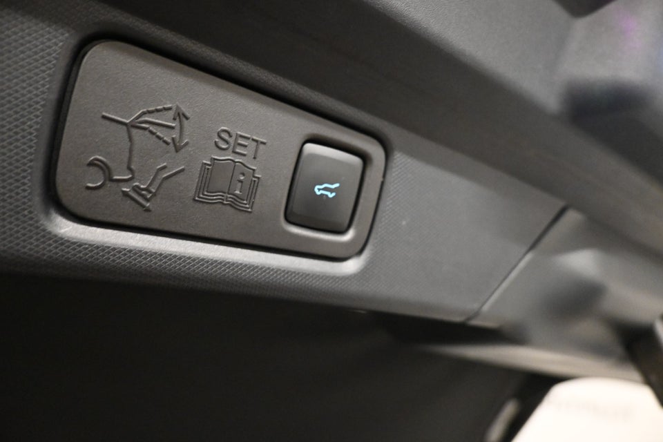 Ford Mustang Mach-E 70 Standard Range 5d