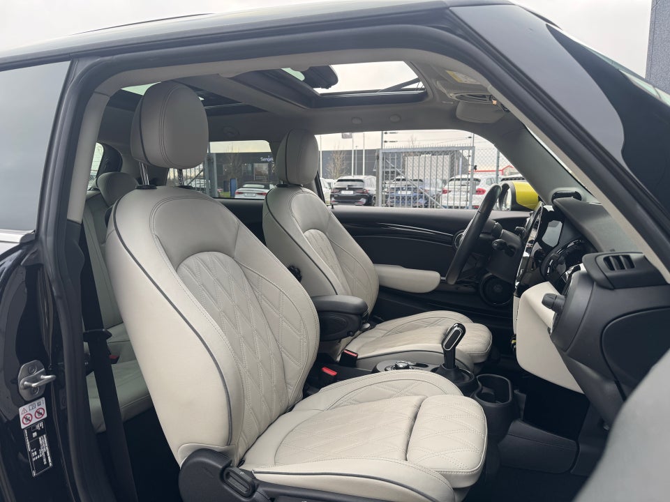 MINI Cooper SE Yours Trim 3d