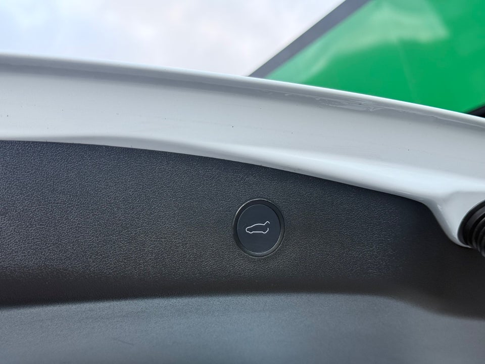 Tesla Model 3 Long Range AWD 4d