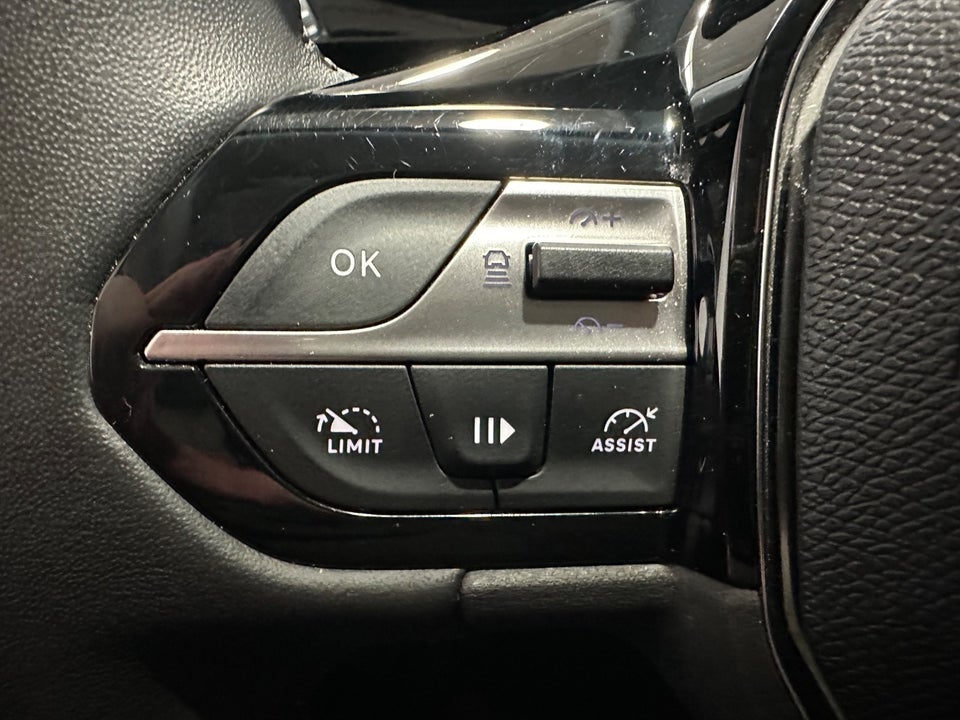Peugeot 308 1,5 BlueHDi 130 Allure Pack EAT8 5d