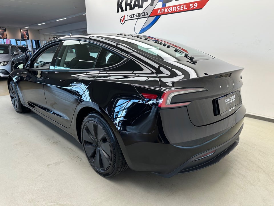 Tesla Model 3 RWD 4d