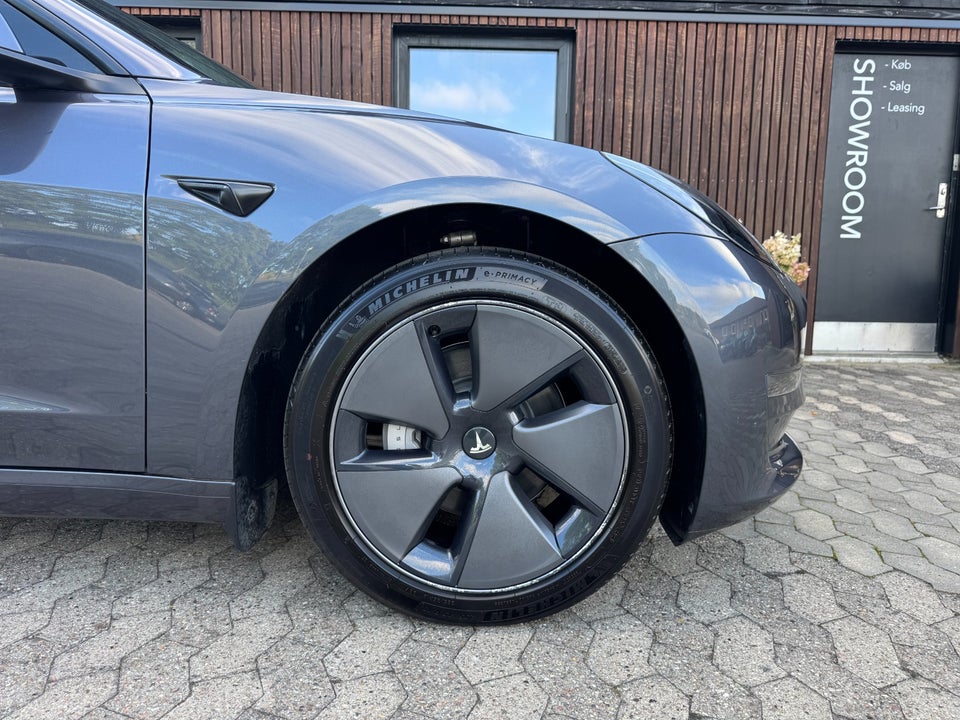 Tesla Model 3 Long Range AWD 4d