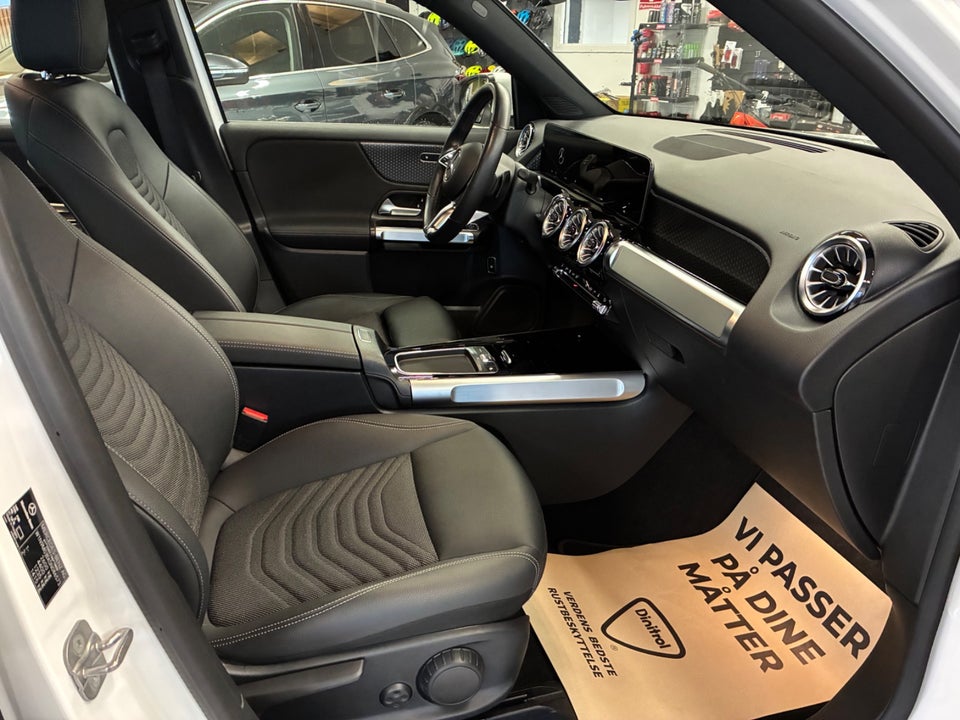 Mercedes EQB300 Progressive Advance 4Matic 5d