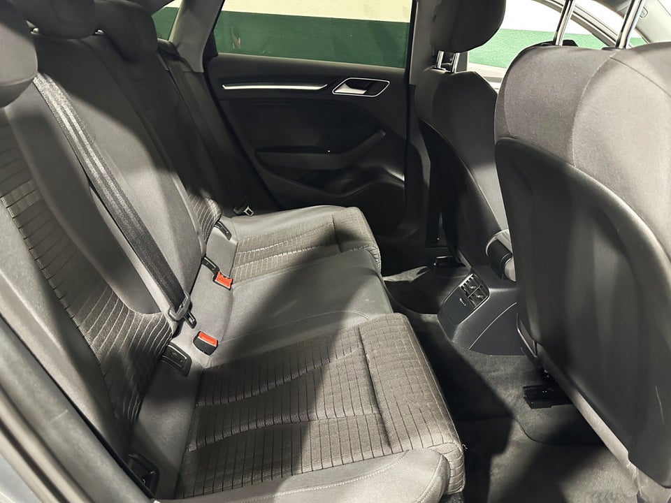 Audi A3 35 TFSi Sport Limited S-tr. 4d