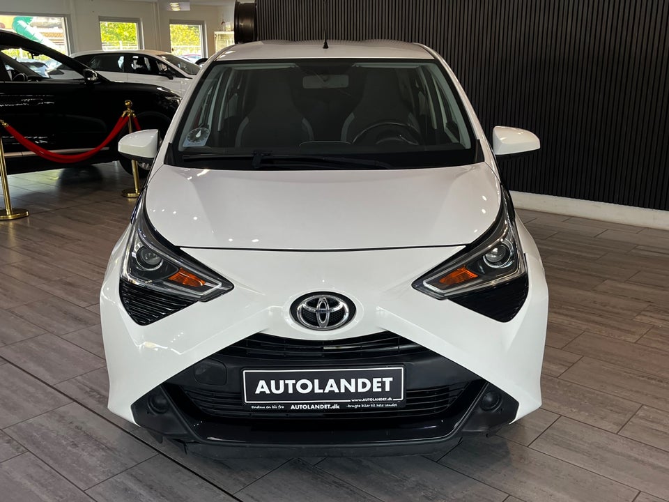 Toyota Aygo 1,0 VVT-i x-press x-shift 5d