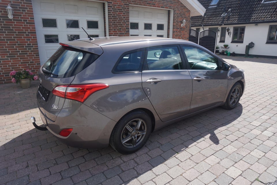 Hyundai i30 1,6 GDi Style CW aut. 5d