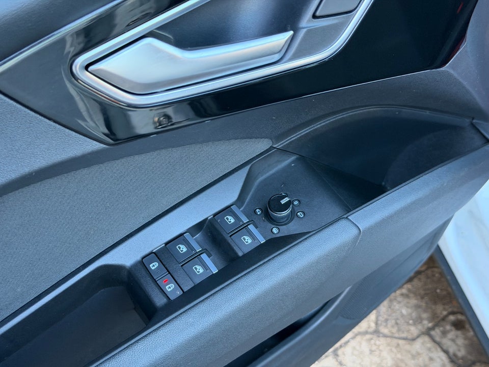 Audi Q4 e-tron 40 Advanced 5d