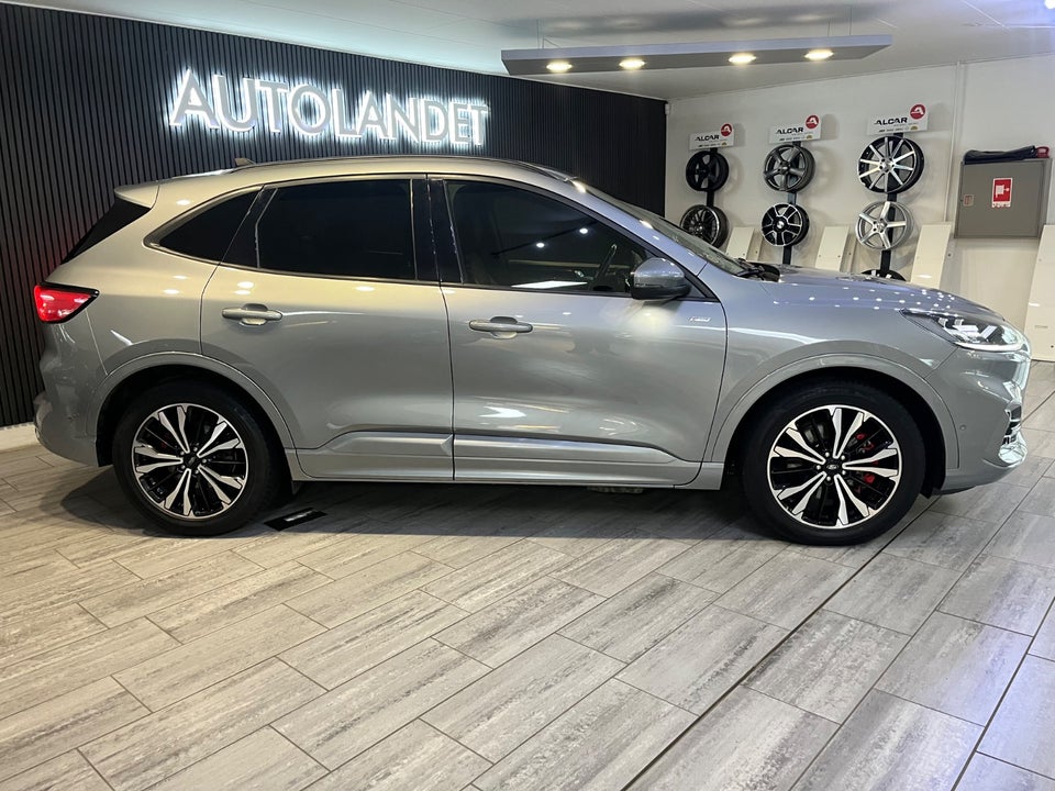 Ford Kuga 2,5 PHEV ST-Line X CVT 5d