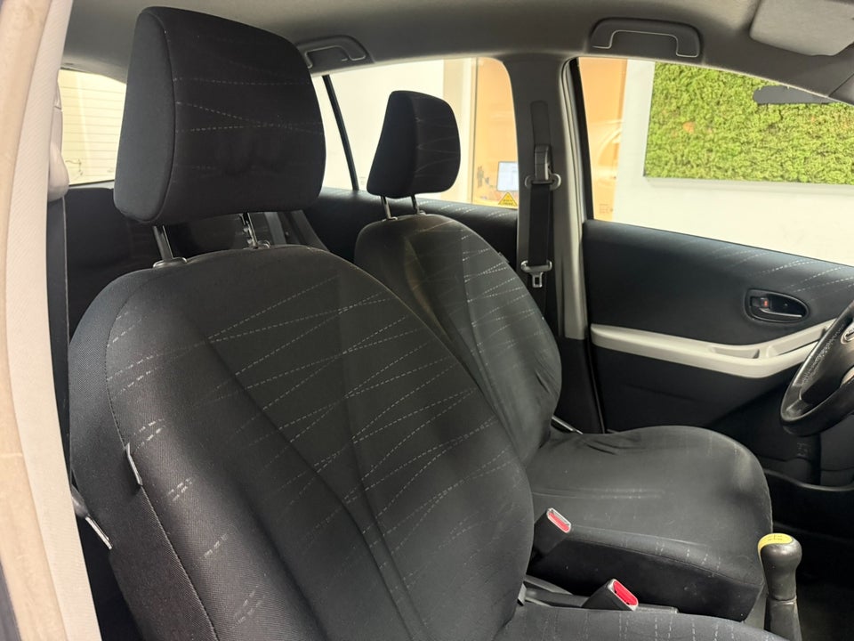 Toyota Yaris 1,3 Luna 5d