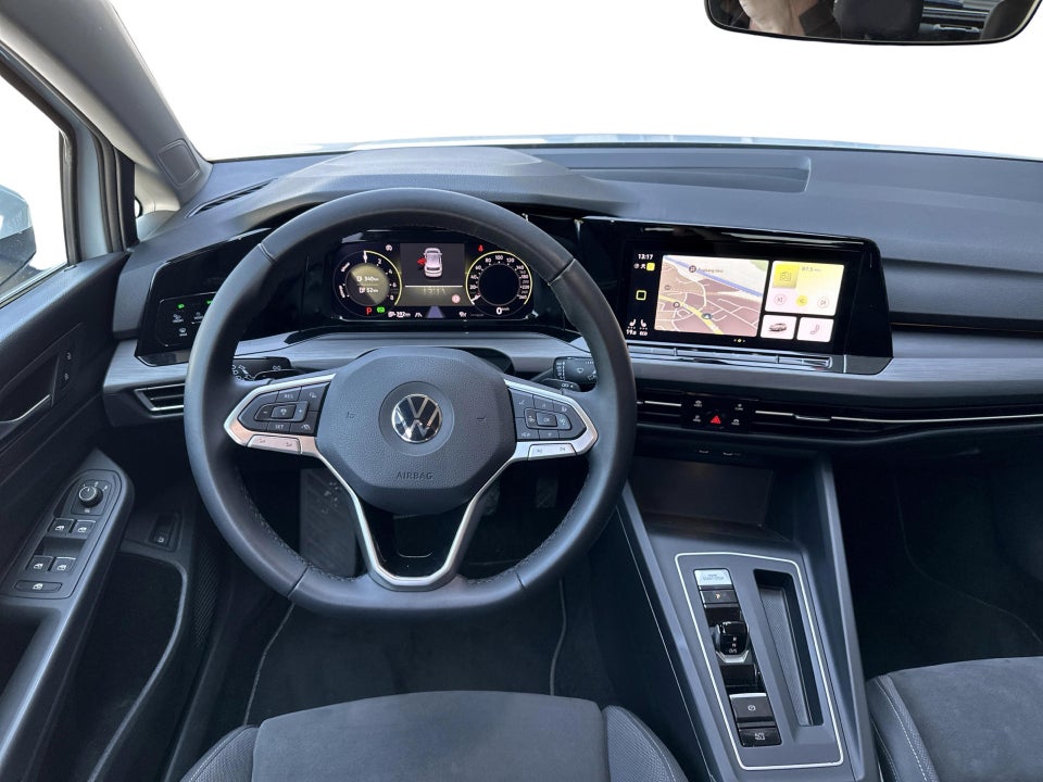 VW Golf VIII 1,4 eHybrid DSG 5d