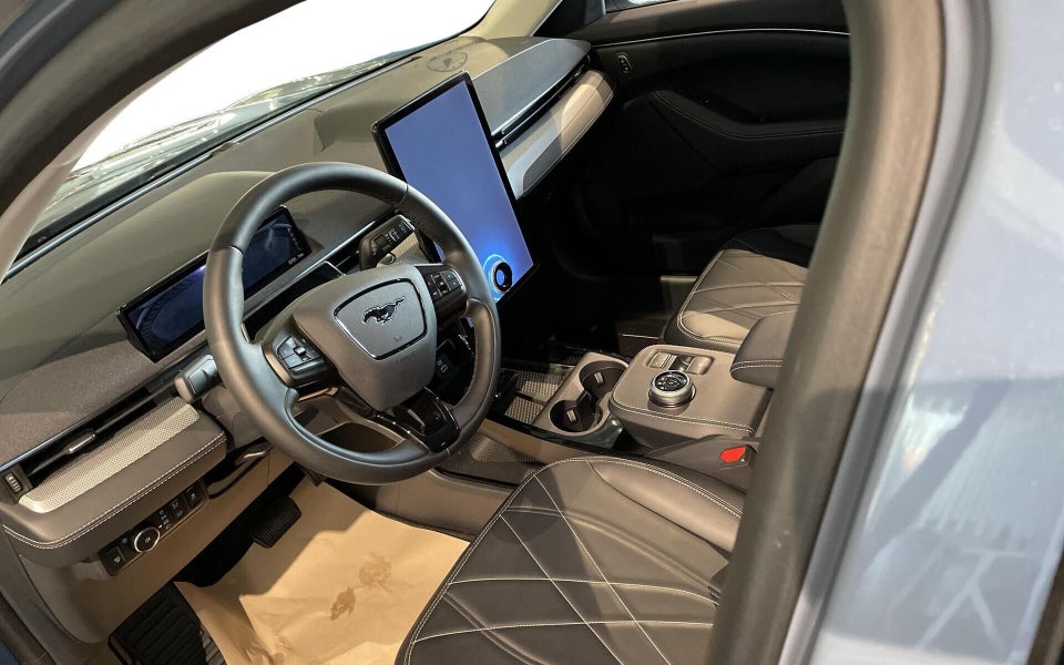 Ford Mustang Mach-E 70 Standard Range 5d