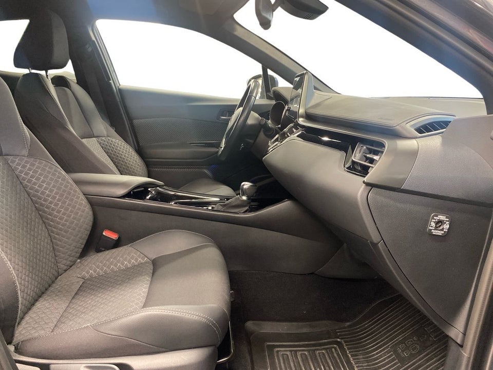 Toyota C-HR 1,8 Hybrid C-LUB Premium CVT 5d