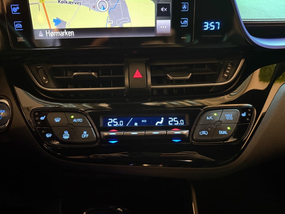 Toyota C-HR 1,8 Hybrid Premium Selected CVT 5d