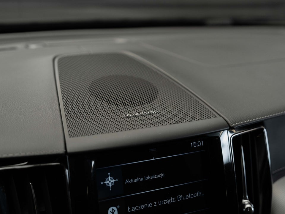 Volvo XC60 2,0 D5 235 R-Design aut. AWD 5d