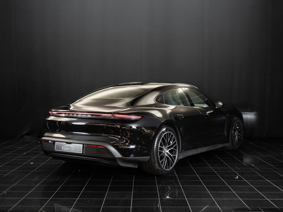Porsche Taycan Performance+ 4d