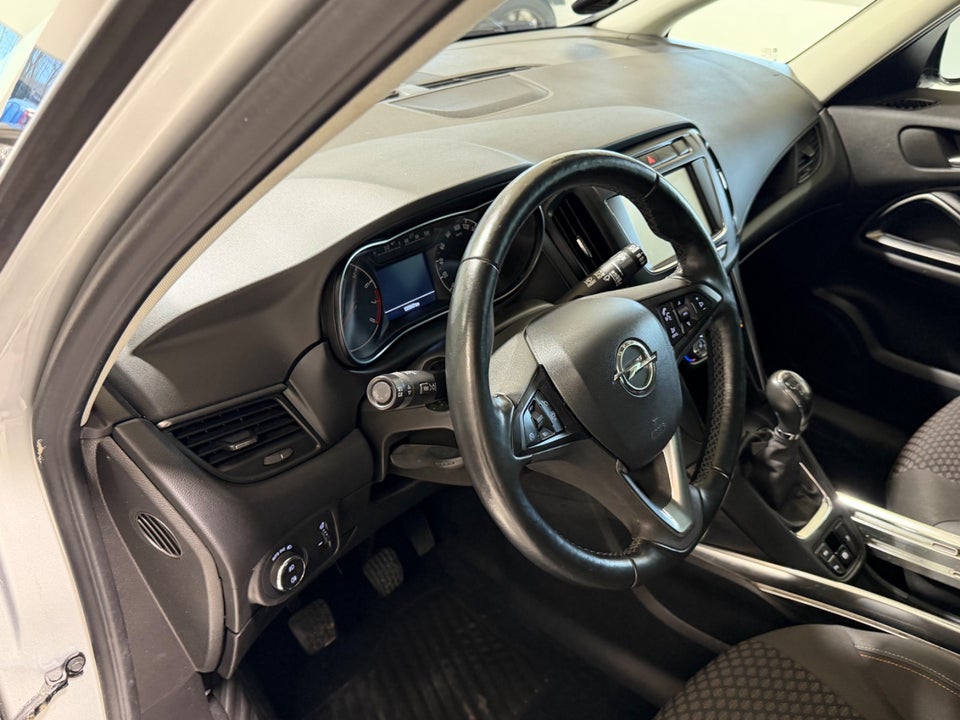 Opel Zafira Tourer 1,4 T 140 Innovation 7prs 5d