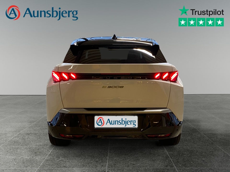 Peugeot e-3008 77 GT Pack 5d