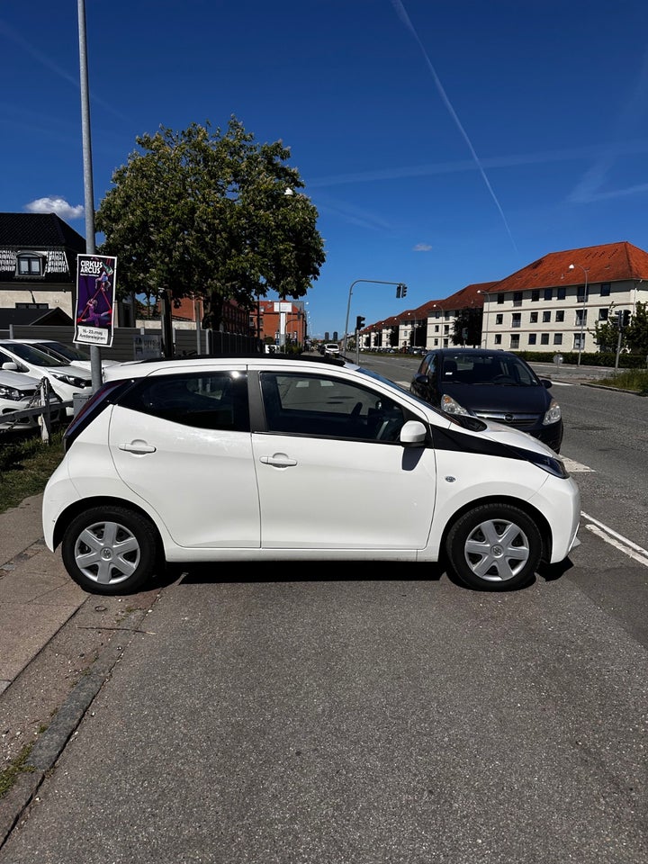 Toyota Aygo 1,0 VVT-i x-sky 5d
