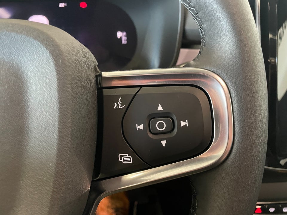 Volvo XC40 ReCharge Extended Range Plus 5d