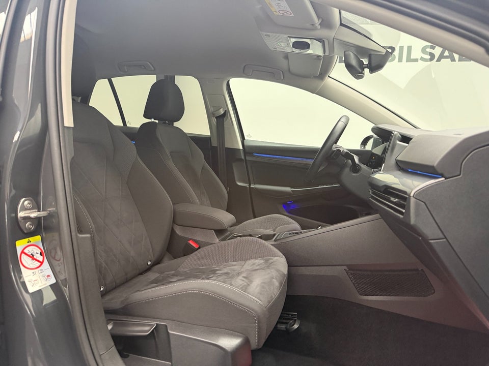 VW Golf VIII 1,4 eHybrid DSG 5d