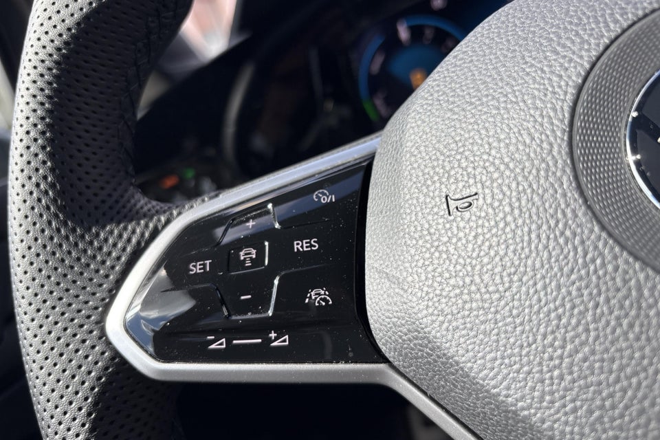 VW Golf VIII 1,4 GTE DSG 5d