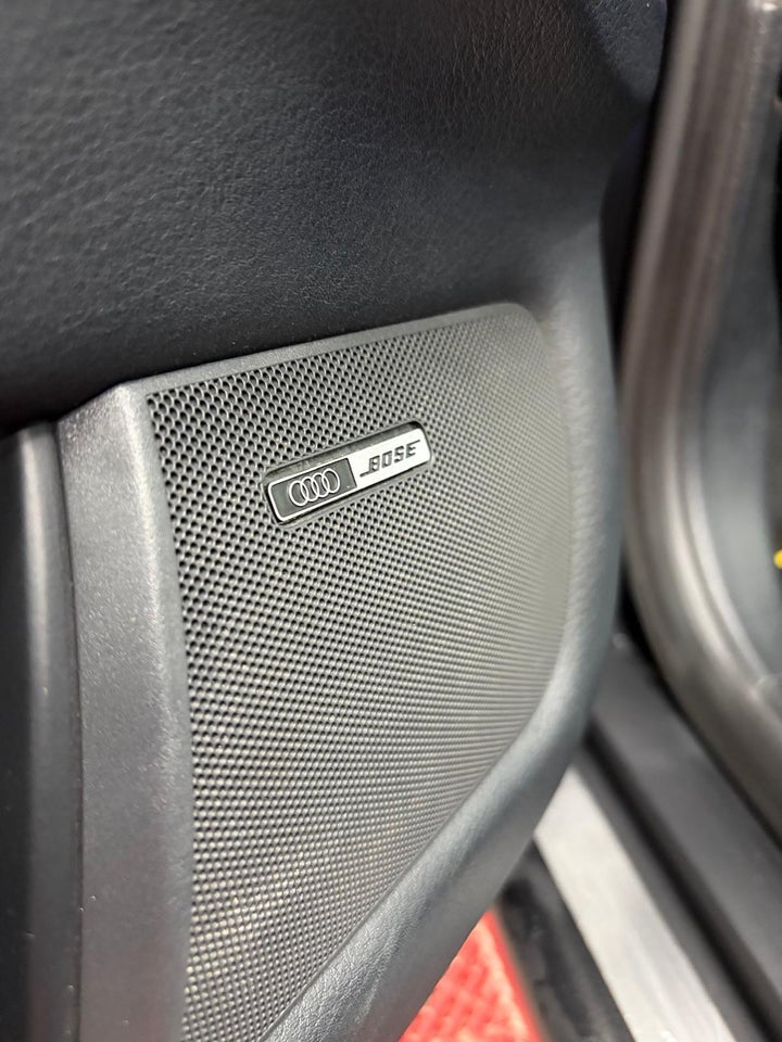 Audi A4 1,8 T quattro 4d