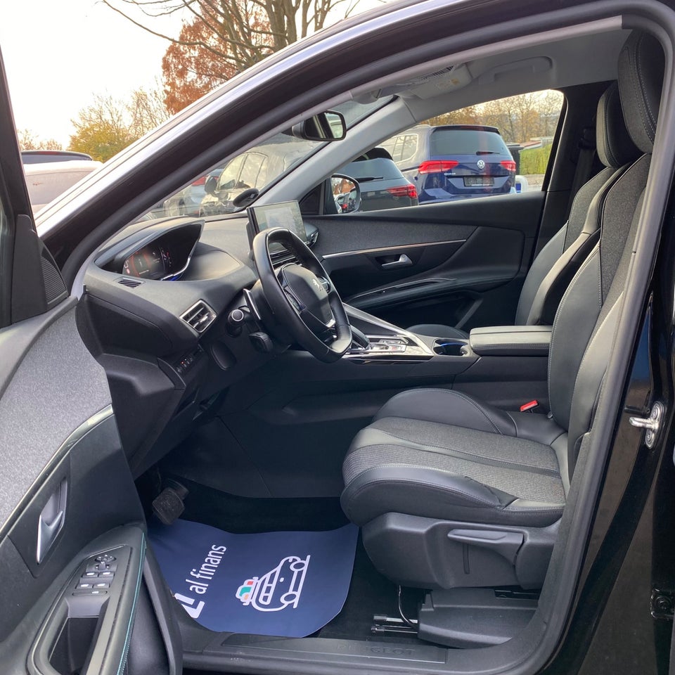 Peugeot 3008 1,5 BlueHDi 130 Allure Pack EAT8 5d
