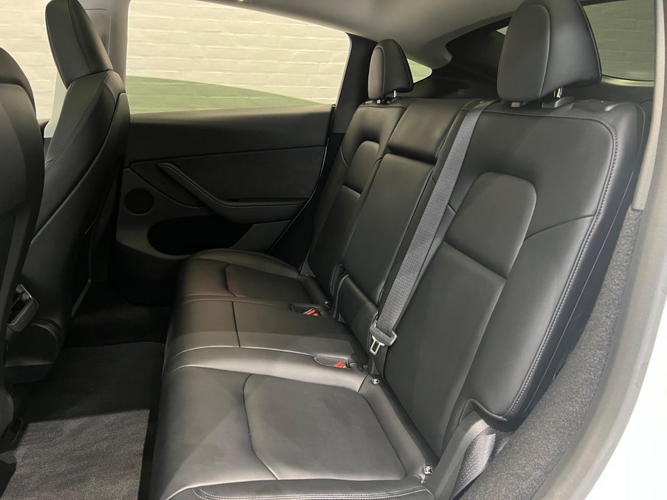 Tesla Model Y RWD 5d