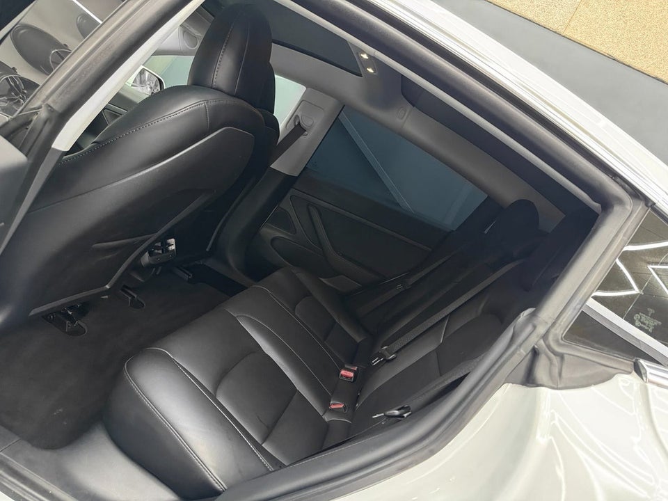 Tesla Model 3 Standard Range+ RWD 4d