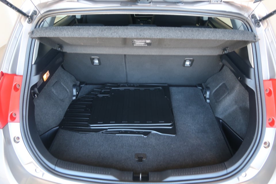Toyota Auris 1,6 T2+ 5d