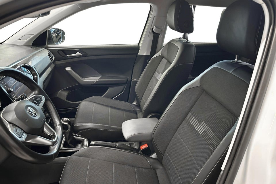 VW T-Cross 1,0 TSi 115 First Edition 5d