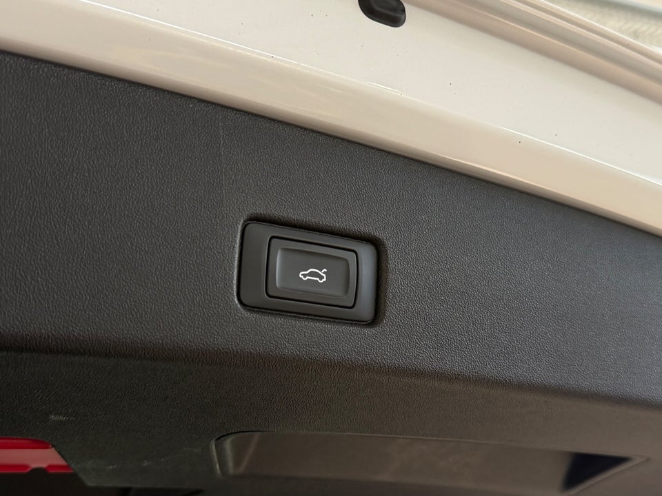 Audi Q4 e-tron 40 S-line 5d