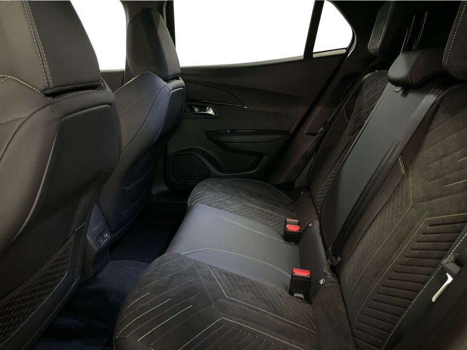 Peugeot e-2008 54 GT 5d