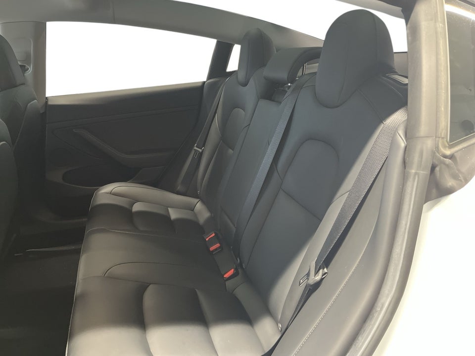 Tesla Model 3 Standard Range+ RWD 4d