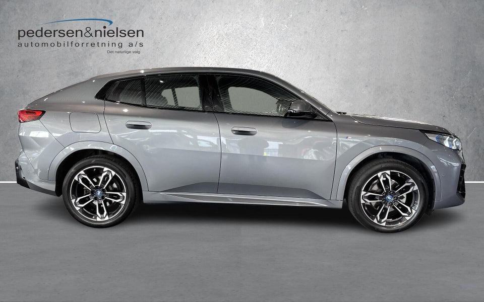 BMW iX2 eDrive20 M-Sport 5d