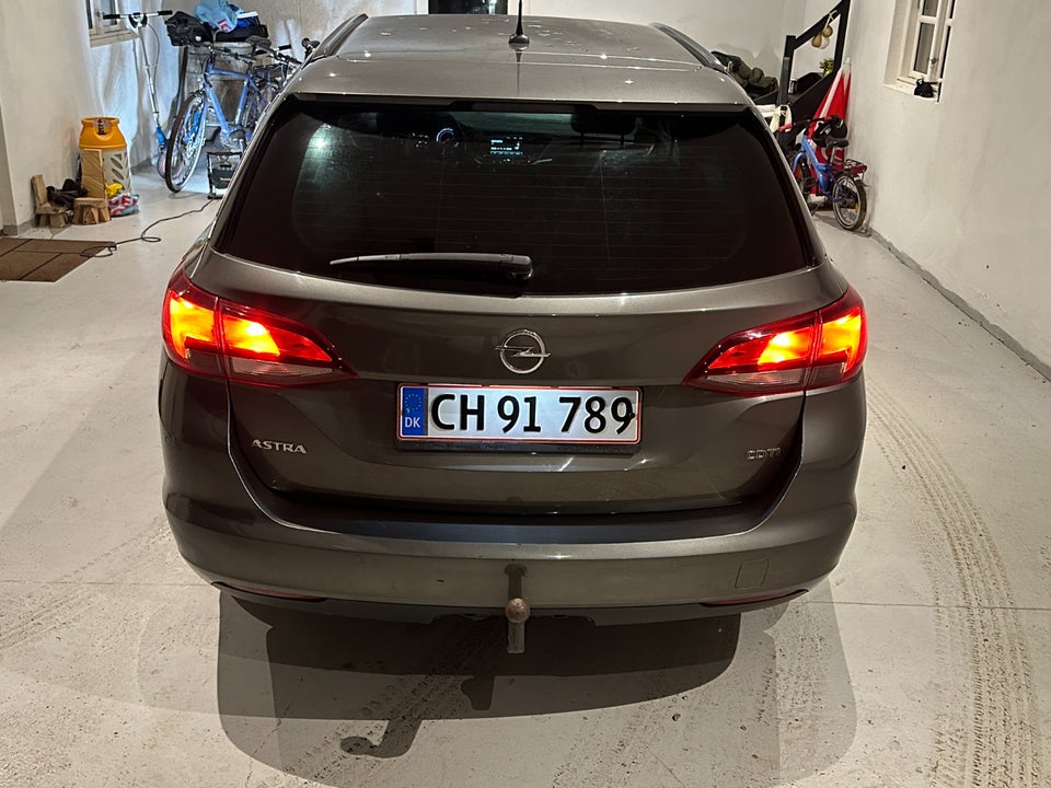 Opel Astra 1,6 CDTi 136 Enjoy Sports Tourer 5d