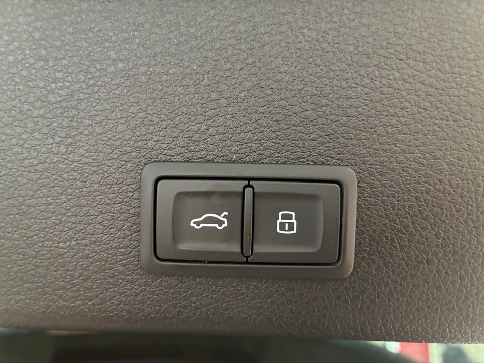 Audi Q8 e-tron 55 quattro 5d