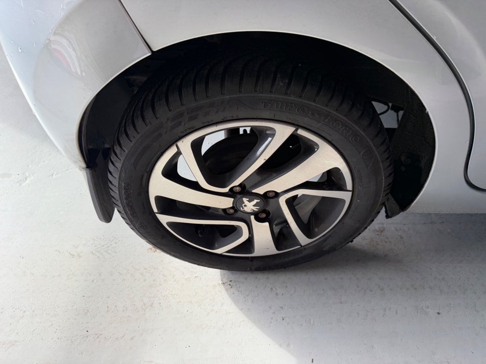 Peugeot 108 1,0 e-VTi 72 Allure+ 5d